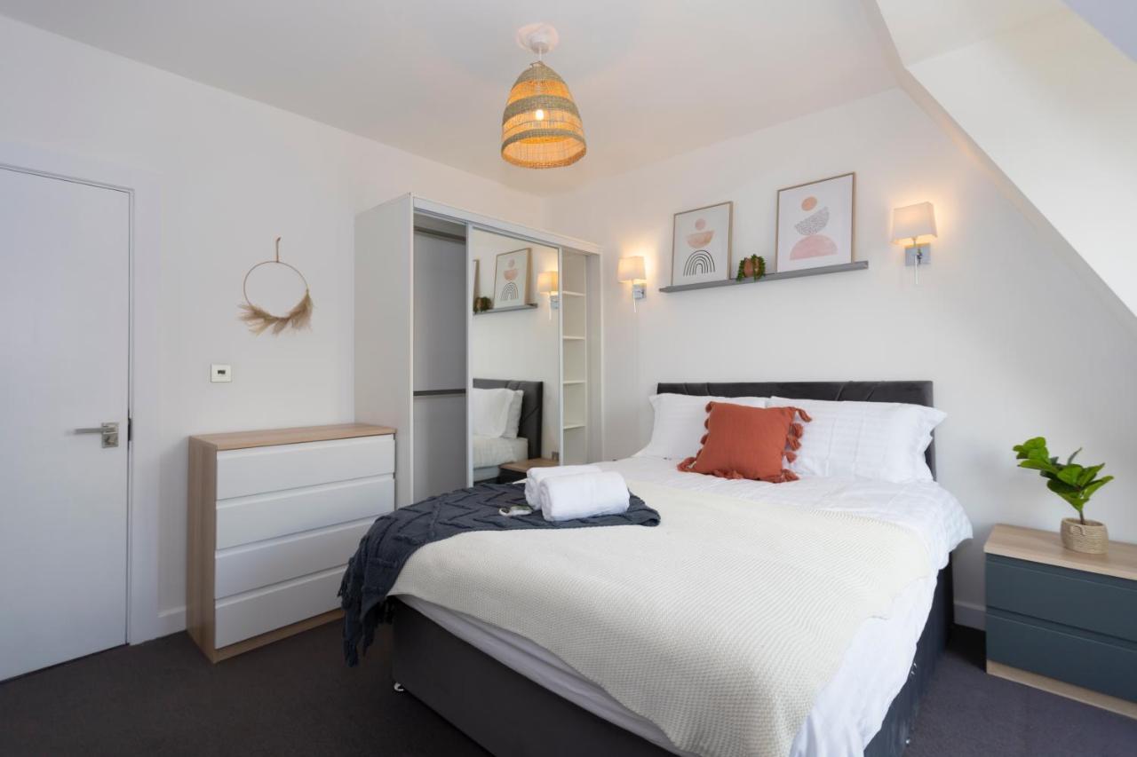 Stunning 3 Bedroom Penthouse With Terrace And Lift Londen Buitenkant foto