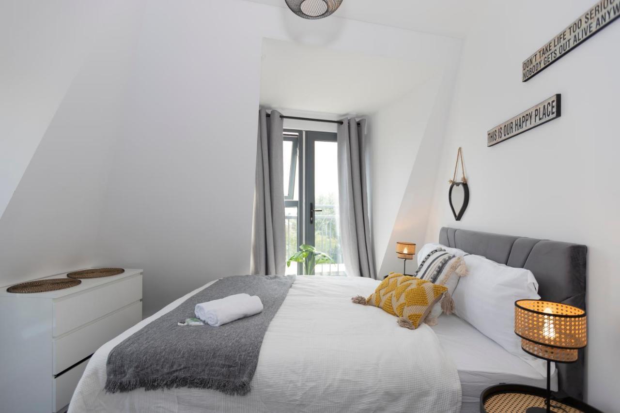 Stunning 3 Bedroom Penthouse With Terrace And Lift Londen Buitenkant foto