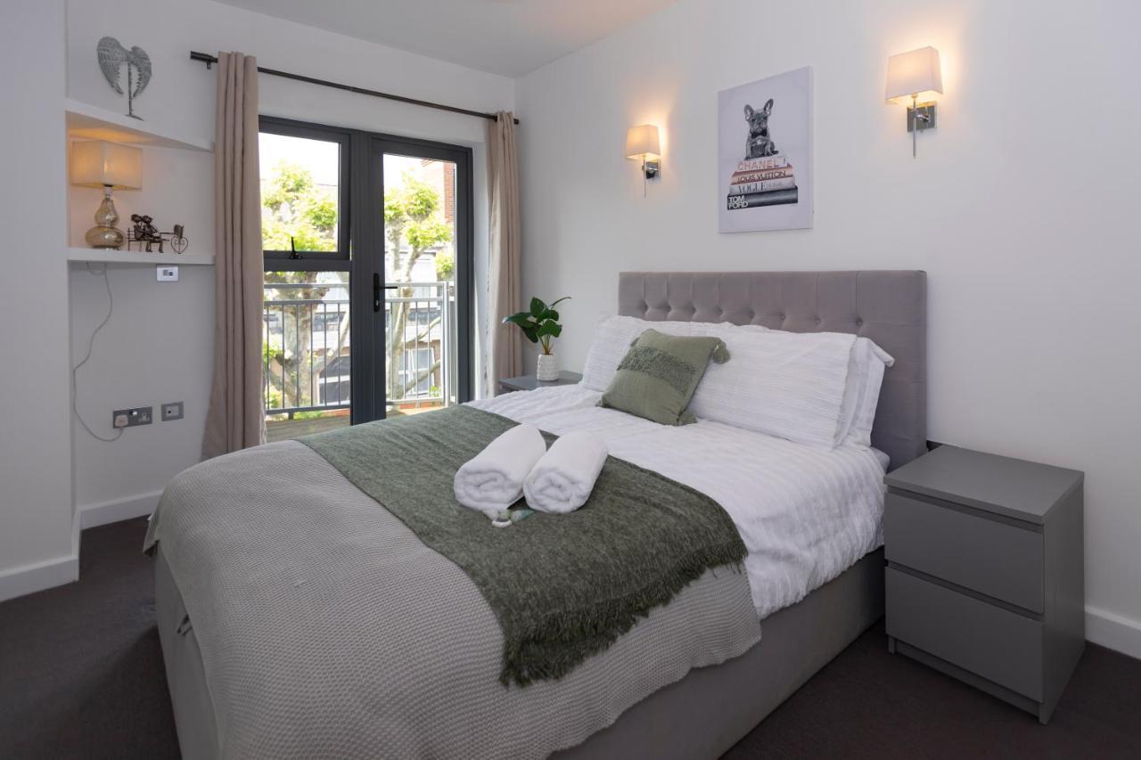 Stunning 3 Bedroom Penthouse With Terrace And Lift Londen Buitenkant foto