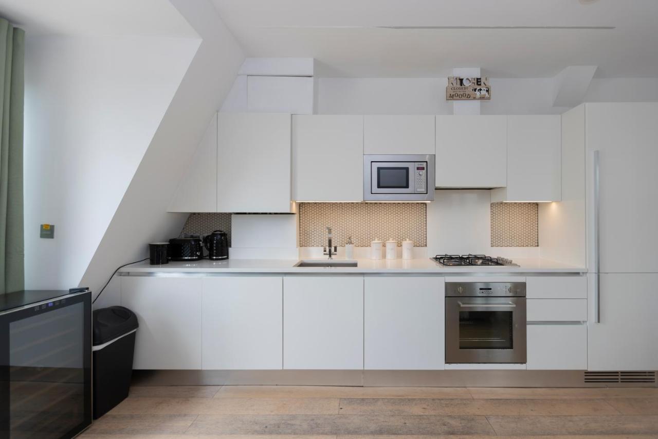 Stunning 3 Bedroom Penthouse With Terrace And Lift Londen Buitenkant foto